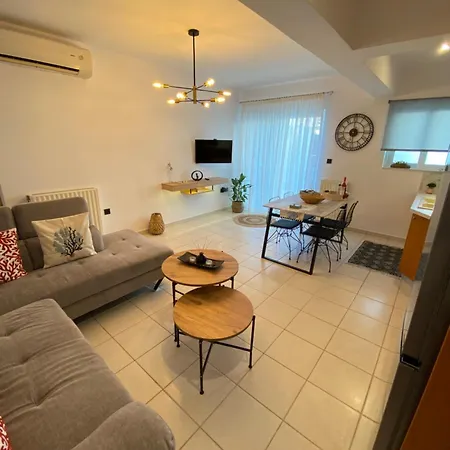 Seaside Breeze Apartment